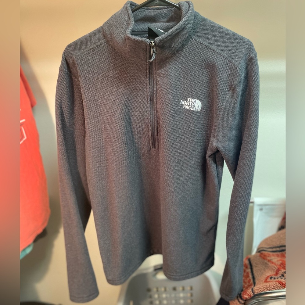The North Face Mens 1/4 Zip GREAT Condition Mens Medium Fleece Grey